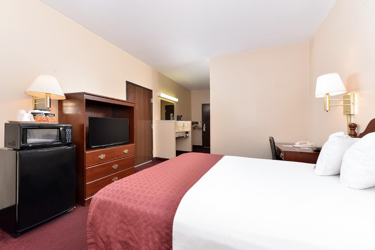 Americas Best Value Inn Somerville Texas Bagian luar foto