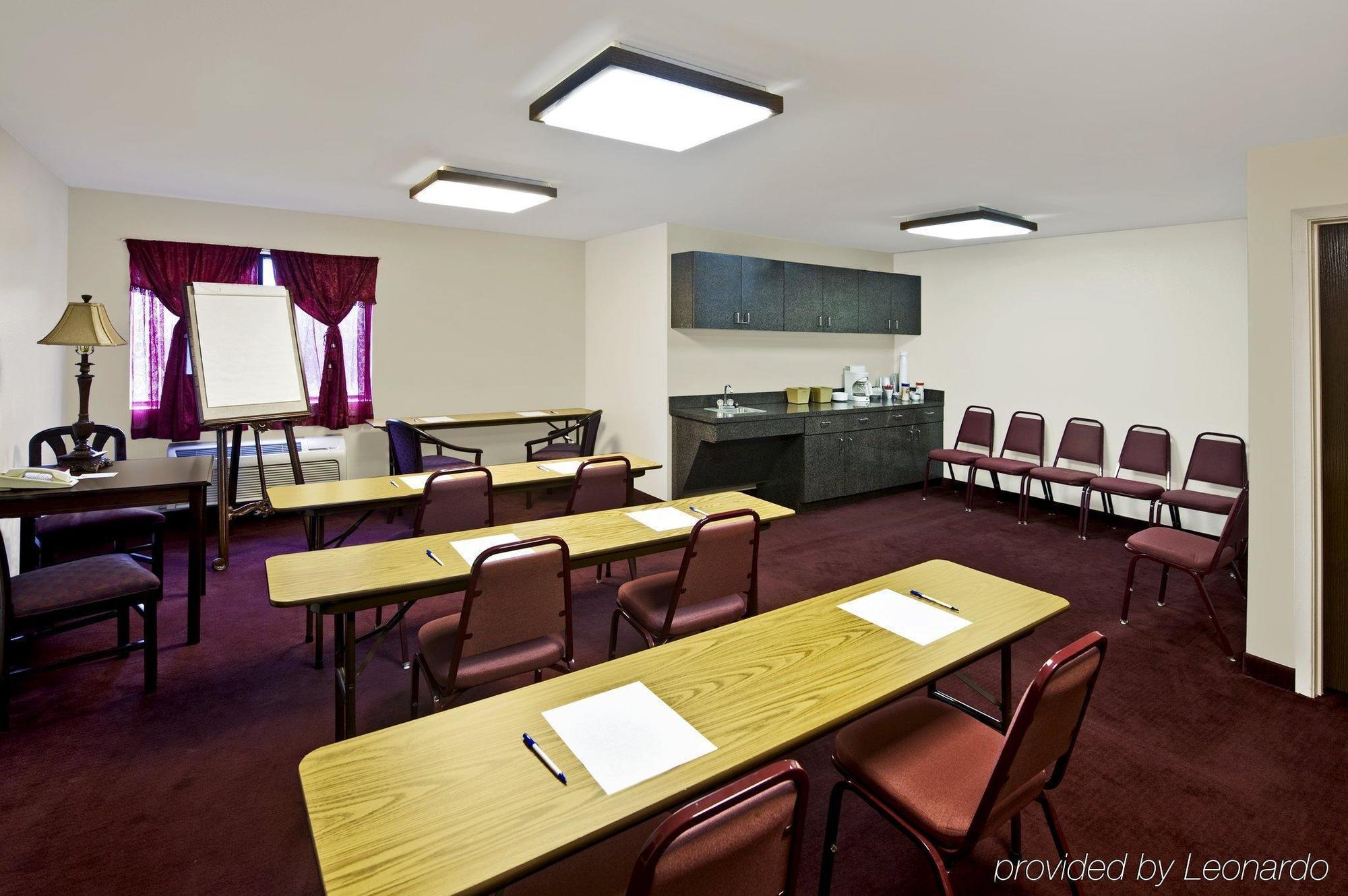 Americas Best Value Inn Somerville Texas Bagian luar foto