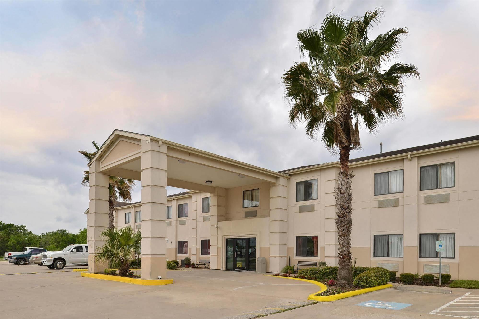 Americas Best Value Inn Somerville Texas Bagian luar foto