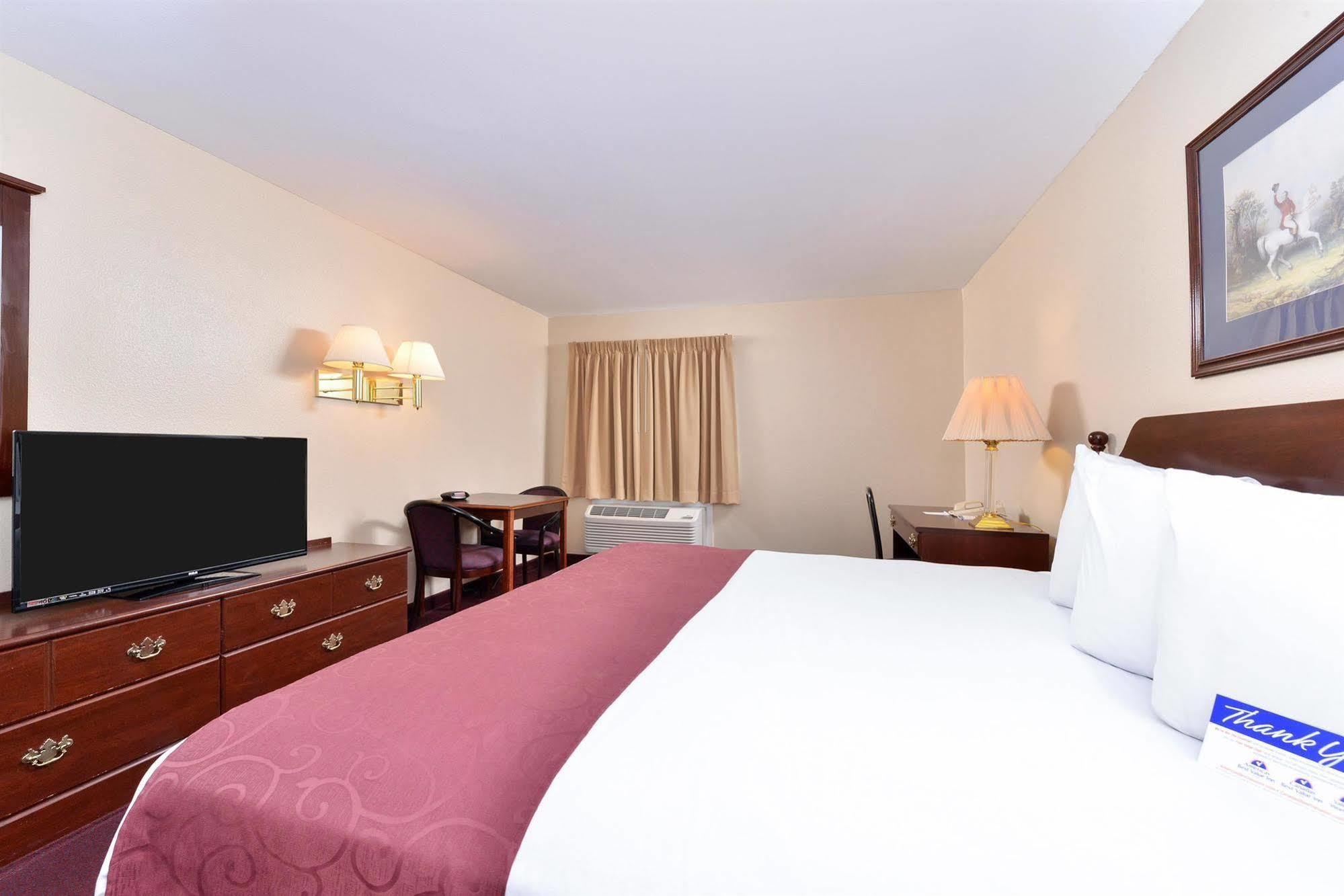 Americas Best Value Inn Somerville Texas Bagian luar foto